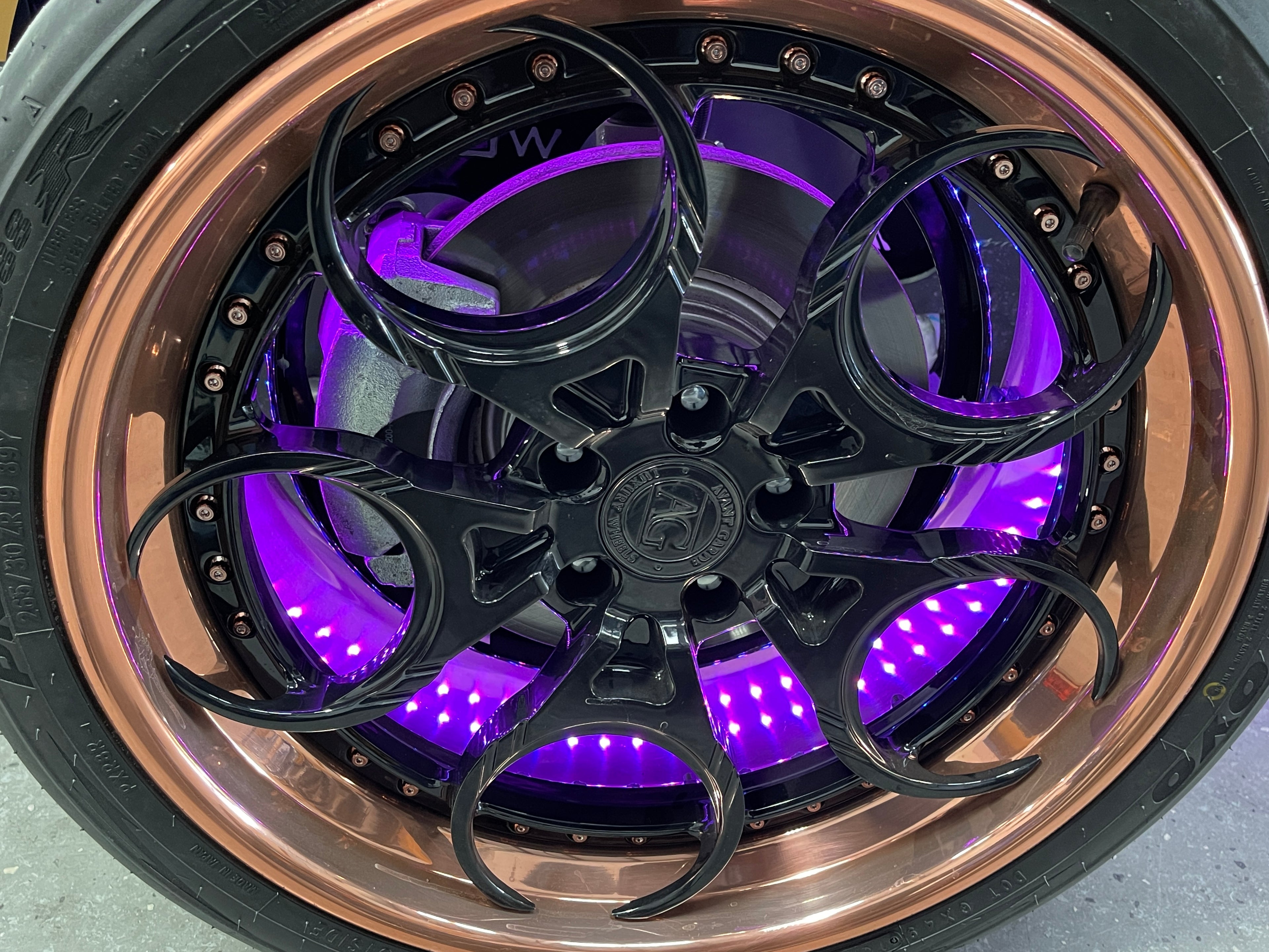 (1PA) Blackout Chase Vanderhall Kit w Wheel Rings