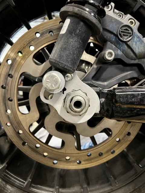 Curlys Inc - Touring Axle Locks