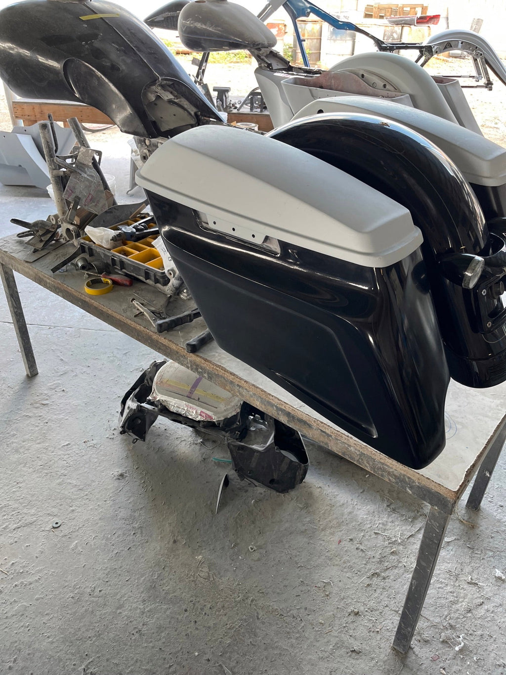 CYLENT CYCLES - Rear Kit - Stretched CVO Aggressor Bags (Rear End Kit)