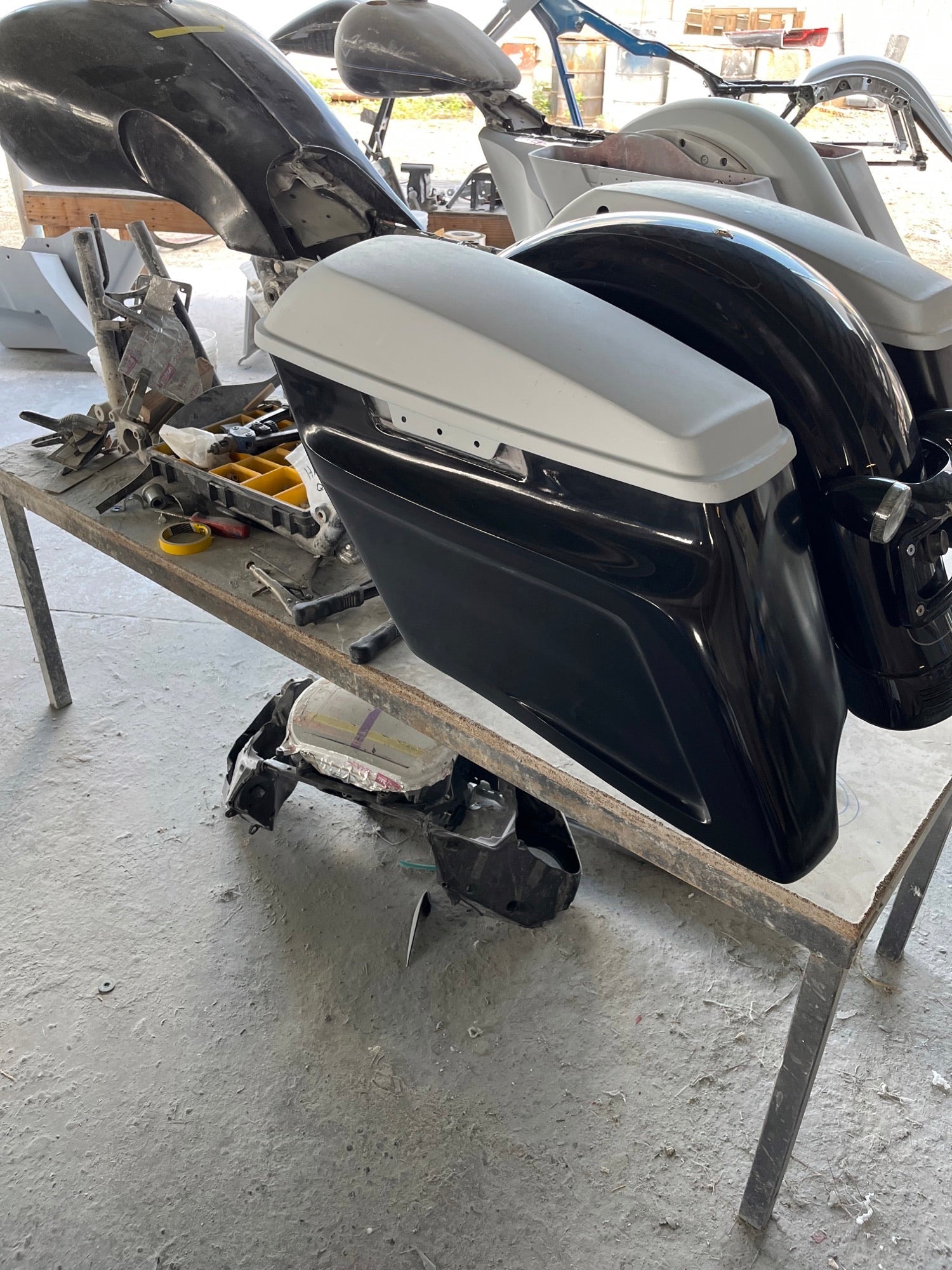 CYLENT CYCLES - Rear Kit - Stretched CVO Aggressor Bags (Rear End Kit)